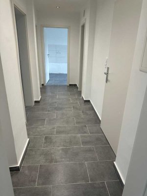 Frisch renovierte 4-Zimmer-Wohnung im 1. OG in Oberhausen Sterkrade