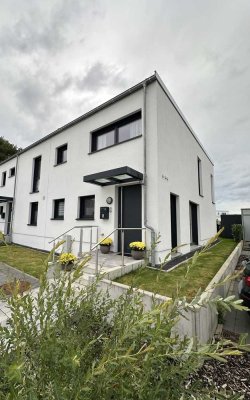 Modernes Reiheneckhaus in Hanau-Mittelbuchen - möbliert