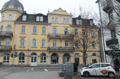 Renovierte: 2-Zimmer-Altbauwohnung in Gießen Innenstadtlage, Nähe Bahnhof mit Balkon!