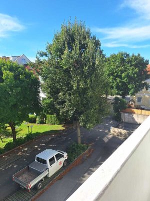 Geschmackvolle 2-Zimmer-Wohnung mit gehobener Innenausstattung mit Balkon und EBK in Altötting