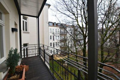 Charmantes Altbau-Juwel: Bezugsfreie 4,5-Zimmer-Wohnung mit Stuck und zwei Balkonen im begehrten ...