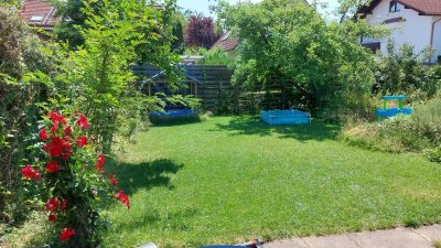 Günstige 5-Zimmer-Doppelhaushälfte mit EBK in Eichenau