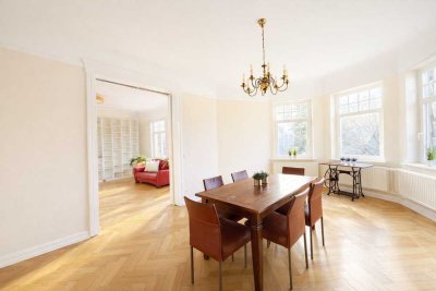 Großzügige Altbauwohnung mit 176 m², hohen Decken & DG-Potenzial – sofort bezugsbereit