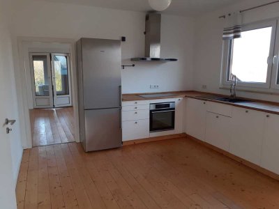 Renovierte 4,5-Zimmer-Wohnung mit zwei Balkonen, Einbauküche und Gartennutzung in Emstek