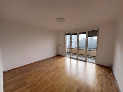 Lichtdurchflutete Wohnung mit kleinem Balkon