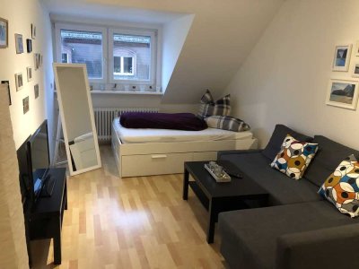 RUHIGE, HELLE SINGLE-Wohnung - Teilmöbliert!