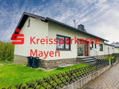 Idyllisches Wohnen mit Weitblick – Freistehendes Einfamilienhaus mit Garten