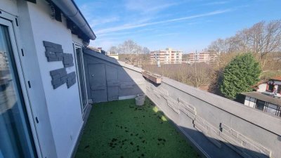 Schöne Dachgeschosswohnung mit tollem Balkon über den Dächern Barops