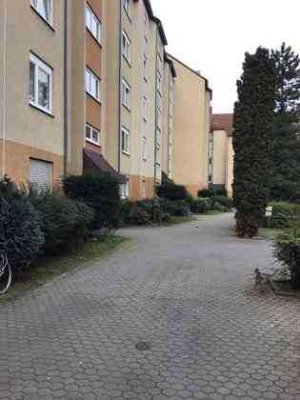 Helle 2-Zimmer-Wohnung mit Balkon sucht nette Mieter