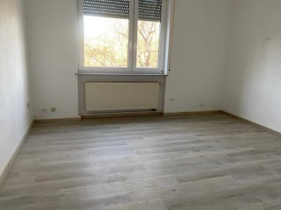 Freundliche 3-Zimmer-Wohnung mit EBK und Balkon in Pforzheim