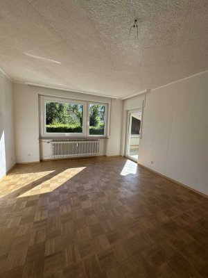 Kapitalanleger: gut vermietete  3-Zimmer-Hochparterrewohnung mit Südbalkon