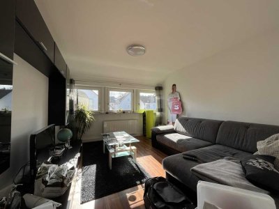 3-Zimmer-Dachgeschosswohnung mit Gartenanteil in ruhiger und zentraler Lage von Stammheim
