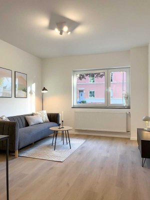 Kernsaniert & sofort bezugsfrei! Zentrale 2,5 Zi. EG-Wohnung mit Keller - für Senioren, Paare, WG