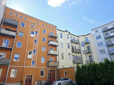 Frisch renovierte 3-Raum-Wohnung | moderne Einbauküche | mit Balkon | Stellplatz möglich
