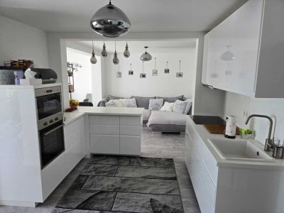 Ihr neues Zuhause: Liebevoll modernisiertes Familienhaus mit sonnigem Garten & viel Platz zum Leben