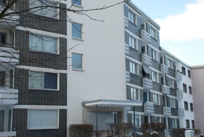 Saniert Ende 2018, stilvolle 2-Zimmer-Wohnung mit EBK und Balkon in Meerbusch