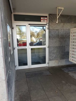 Kleine Wohnung mit 34 m² im 8 OG in der Leuschner Str. 95