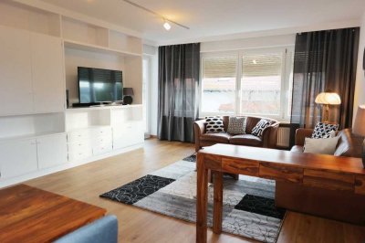 Neuwertige möblierte 4-Zimmer-Wohnung auf Zeit mit Balkon und EBK in Baierbrunn