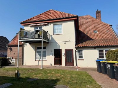 Hübsche und großzügige 3 ZKB Wohnung im 1.OG mit Balkon