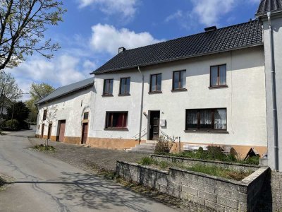 Preiswertes 6-Zimmer-Einfamilienhaus in Deudesfeld
