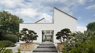 Besondere Architektur - Rückzugsort dank hinterem Grundstück und privatem Atrium