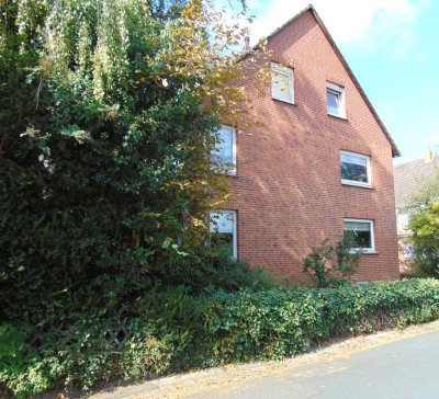 � Investmentchance: Dreifamilienhaus mit sofortiger Bezugsoption DG-Wohnung + 2 Garagen