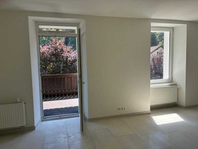 Ansprechende und vollständig renovierte 4-Zimmer-Wohnung in Zell