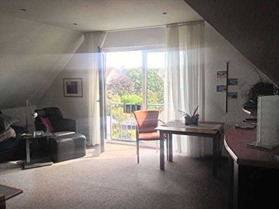 Exklusive Dachgeschosswohnung im Herzen des Maxi-Centers – Wohnen mit Komfort und kurzen Wegen