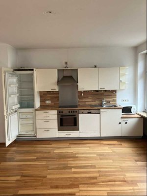 in der Nähe des Südstadtbades wohnen - Einbauküche vorhanden und Balkon zur Hofseite