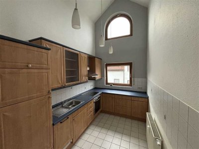 Moderne, helle 3-Zimmer-Dachgeschosswohnung mit Balkon