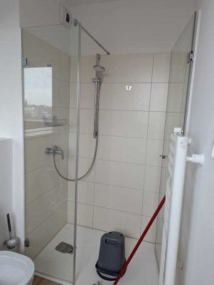 Exklusive 4-Zimmer-Wohnung mit hochwertiger Küche, Elektrogeräte und großem Balkon zu vermieten