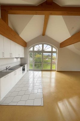 Loftwohnung mit EBK und Fernblick in Hessisch Lichtenau