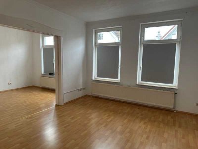 Helle 4-Zimmer-Wohnung mit Einbauküche - bezugsfrei ab sofort!