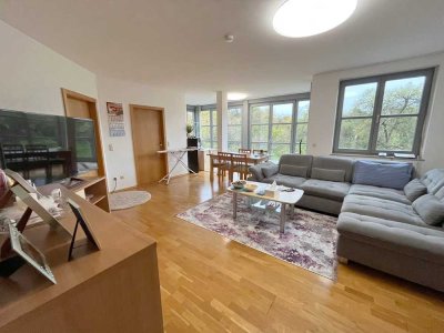 Sonnige 2-Zimmer-Eigentumswohnung mit Balkon & Wintergarten