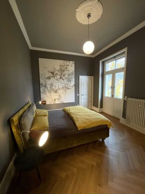 Neu renovierte Luxus-Altbauwohnung B-Quadrate
