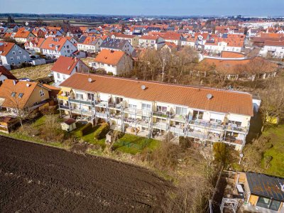 Endlich eine schöne Wohnung mit großem Balkon - 2,5-Zimmer-Wohnung in der Blumenstraße