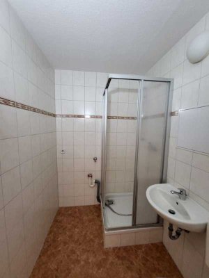 Schöne 3-Raum-Wohnung mit Dusche!