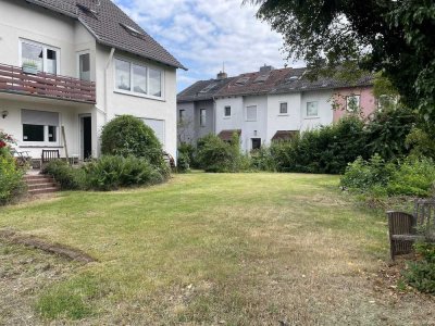 Erstbezug nach Kernsanierung: Helle, charmante EG-Wohnung mit eigenem Garten