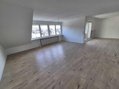 Erstbezug nach Kernsanierung Dachgeschosswohnung mit Balkon & Blick auf die Festung Ehrenbreitstein