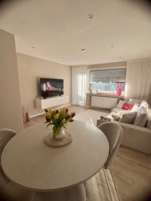 renovierte 3-Z-Wohnung mit Balkon - Möbelübernahme möglich