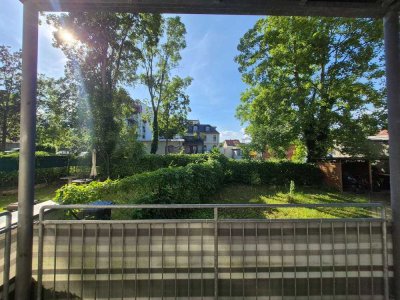 Ruhige Lage, Balkon & Tageslichtbad: Bezugsfreie 2-Zimmer Wohnung in Leutzsch