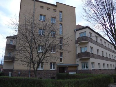 Wahren - 3-Raum-Kleinfamilienwohnung mit sehr großem Balkon und Stellplatzoption am Auenwald