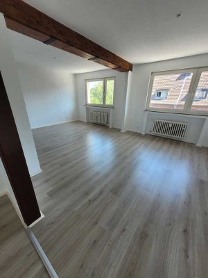 frisch renovierte 3- Zimmer Wohnung