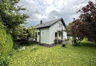 Gepflegtes Zweifamilienhaus in beliebter Wohnlage !