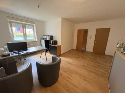 ZENTRALE 1-ZKB an der Haltestelle Jakobsgasse (Linie 22: 10-16 Min. nach Heidelberg) - BÜRO möglich!