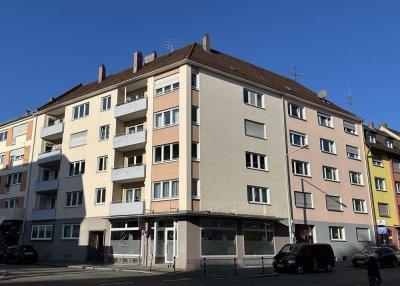 Wie wär's damit? Große Drei-Zimmerwohnung mit Balkon