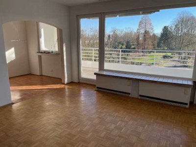 Sonnige 4,5 Raum Wohnung mit großem Südbalkon