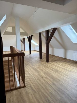 3-Zi. Dachgeschoßwohnung über zwei Etagen mit Galerie - 110,80 m² - mit Loggia in Zentrumsnähe