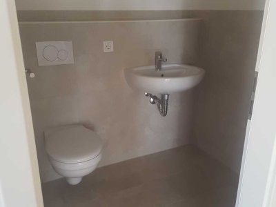 Moderne 2-Zimmer-Wohnung im Kfw-40-Haus mit Terrasse & Talblick - Baugebiet Schönhofen