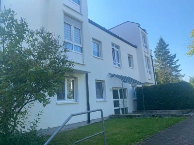 Ruhig gelegene Wohnung mit Balkon und wundervollem Blick ins Grüne!